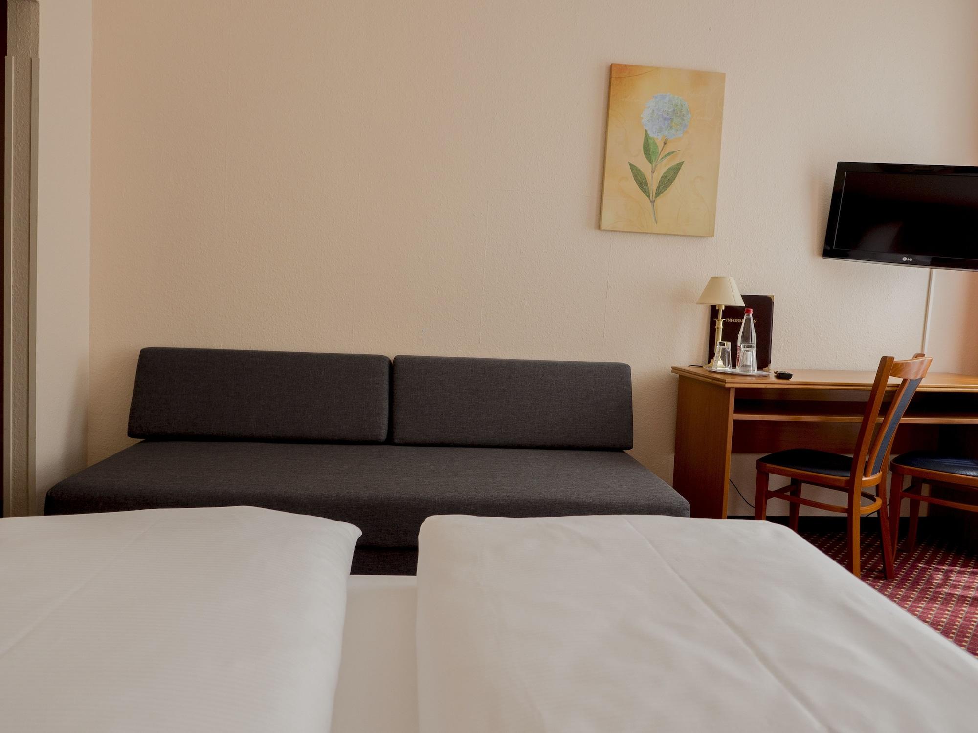Hotel Lumen Am Hauptbahnhof Hamburg-Harburg Exteriör bild