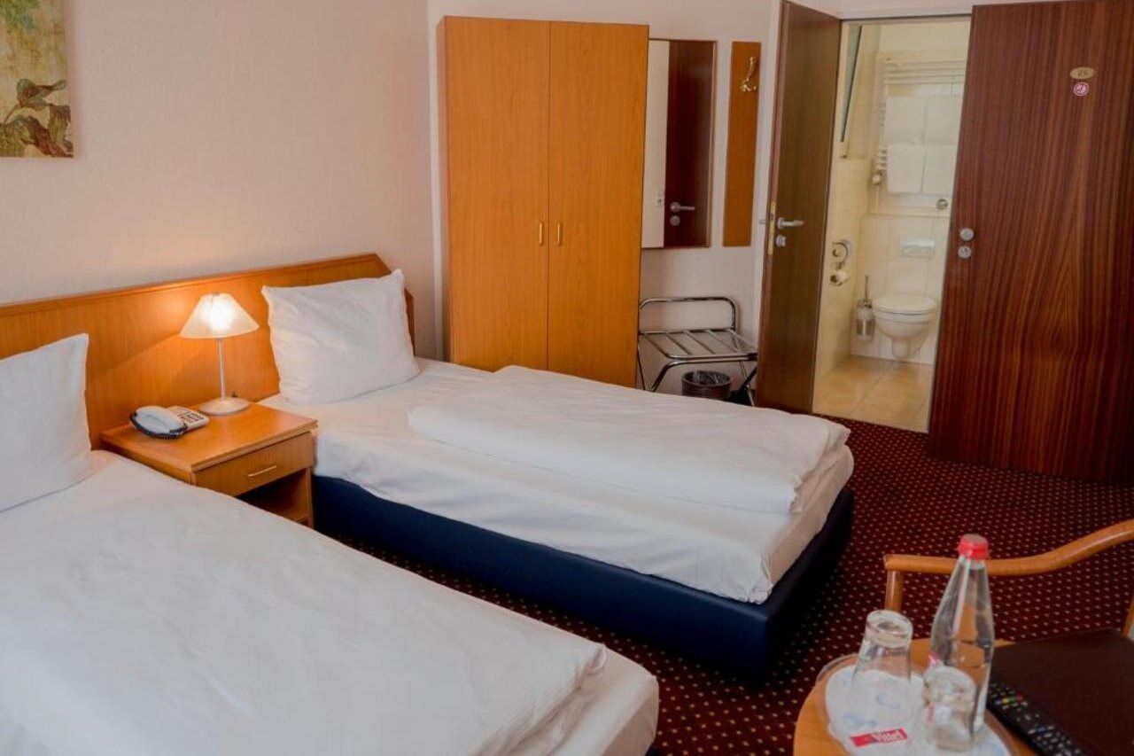 Hotel Lumen Am Hauptbahnhof Hamburg-Harburg Exteriör bild